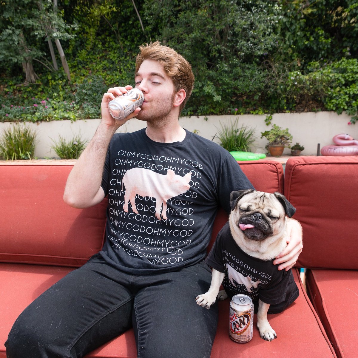 itsdougthepug's tweet photo. The world got a lot happier after @shanedawson was born. Happy Birthday 🐷 https://t.co/n4SRNSxDZZ