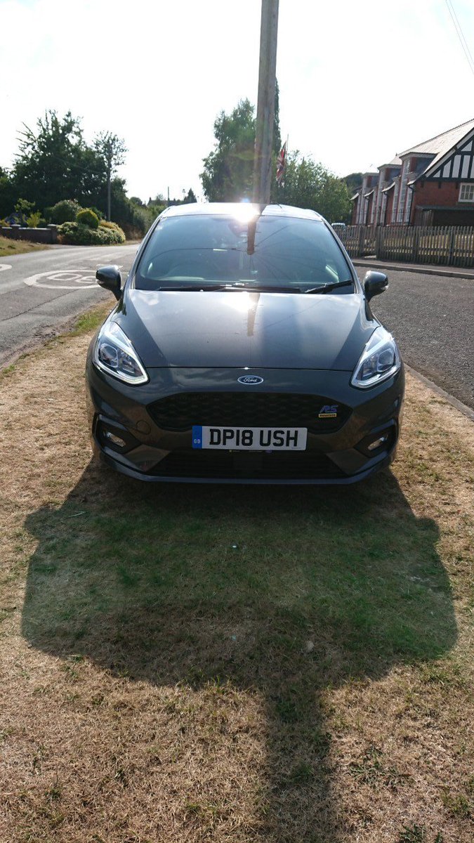 AlanBradbury211's tweet photo. Couple of badges on the Ford fiesta #RS #Mountuneperformance 😍 #newfiesta #ford 🏁🏆 https://t.co/mZ9dTRFl7e