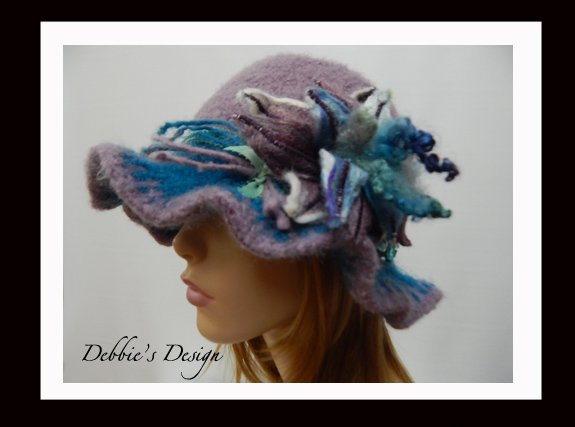 debbiesdesign's tweet photo. https://t.co/d4fC81kbc5 This sassy women's cloche hat has been designed by crocheting with 100% wool roving yarn in two colors, then felted, blocked to shape https://t.co/7r14nFDmqH