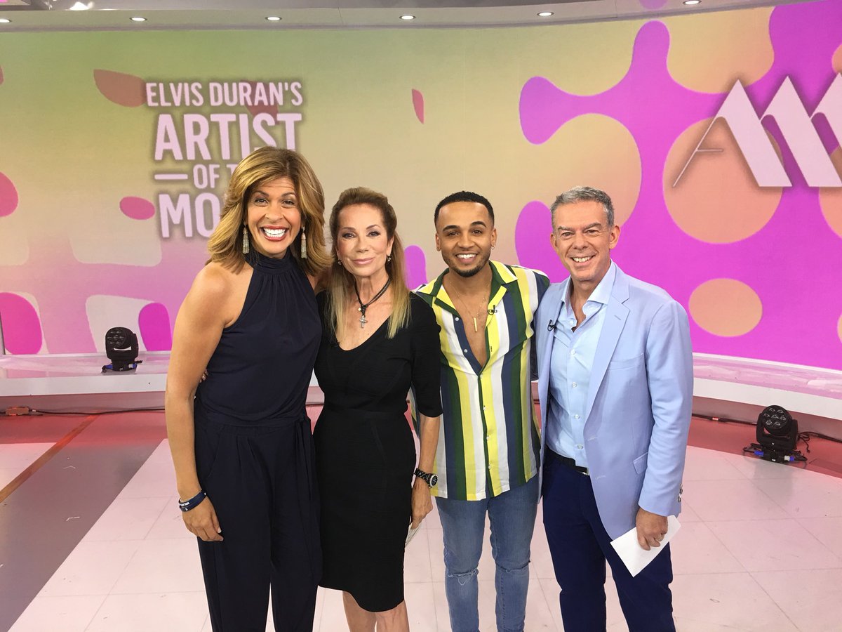 elvisduran's tweet photo. LOVE my #EDAOTM @AstonMerrygold ok the @TODAYshow with @klgandhoda - that performance was A👏MA👏ZING👏 https://t.co/oFmQT73k8J