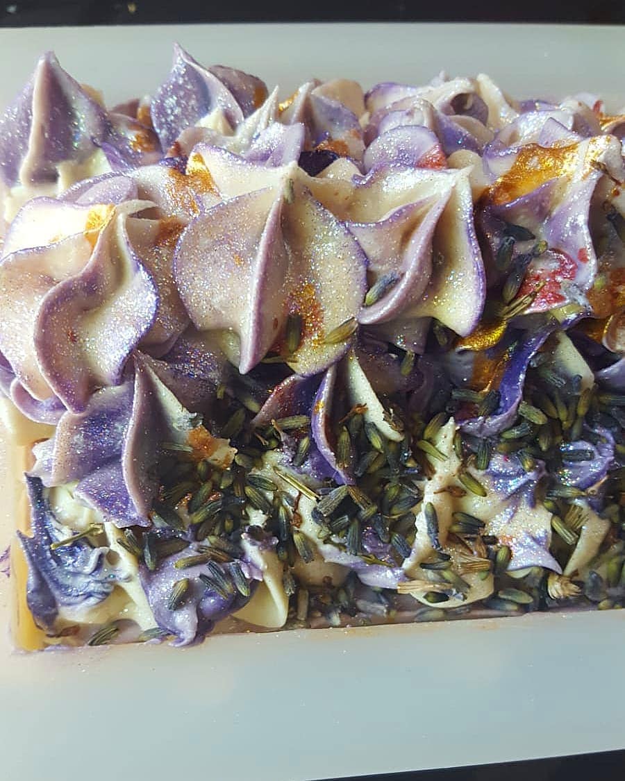 OceanBlueSC's tweet photo. #VEGAN #ALLNATURAL #HANDMADE and scented with Calming and Soothing #LavenderEssentialOil
#LavishLavender #HandmadeSoap
Beautiful &amp; Luxurious, this soap make for a relaxing bath and #skincare regime.
Pair with our #Lavender Emulsified #SugarScrub and Lavender #BodyButter
#HamOnt https://t.co/WQPzakkQoA