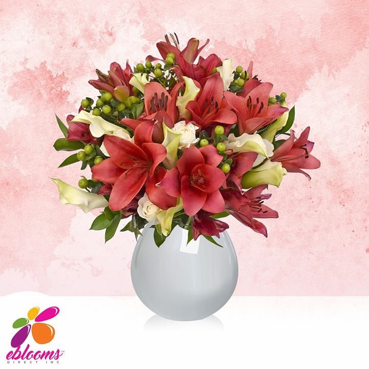 The most beautiful arrangements and centerpieces for your Wedding Day! Please Visit Us at: goo.gl/p9ntQg

#weddingtime #love #usa #wedding #kiss #delicate #redlilies #freshflowers #blossom #bouquet #floral #engaged #whitecallas #nature #flowers #flowervase #july