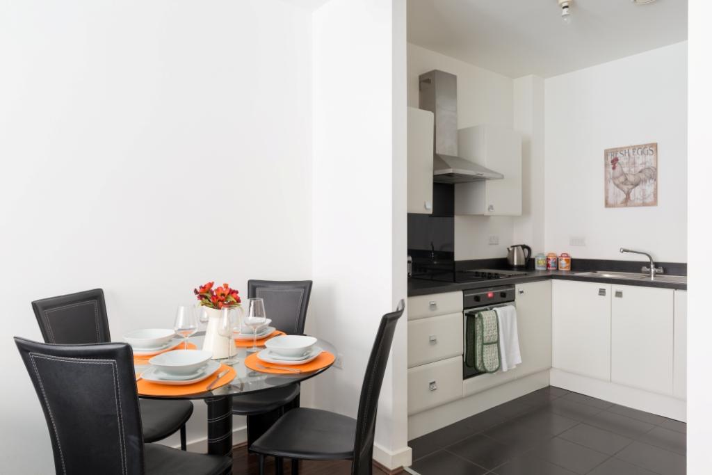 ZenLivingSA's tweet photo. Are you looking to enjoy a perfect stay in Birmingham? Tired of huge rentals? 
Zen Living is here to help you. We offer affordable serviced apartment rentals in the heart of Birmingham.
#birmingham
#zen_living_accommodation https://t.co/DnPPlHDElf