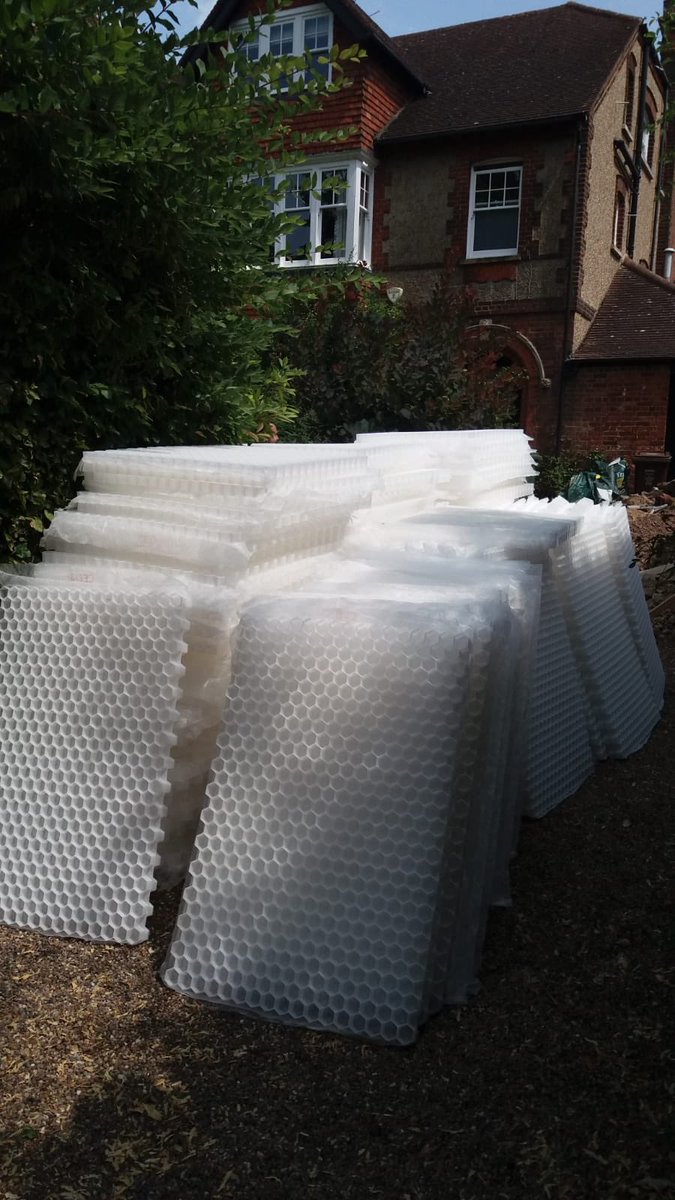 RGELandscapes's tweet photo. Ok .....let’s get this laid @CEDNaturalStone #cedardrive #cedarpath https://t.co/4n4h5oMVyH