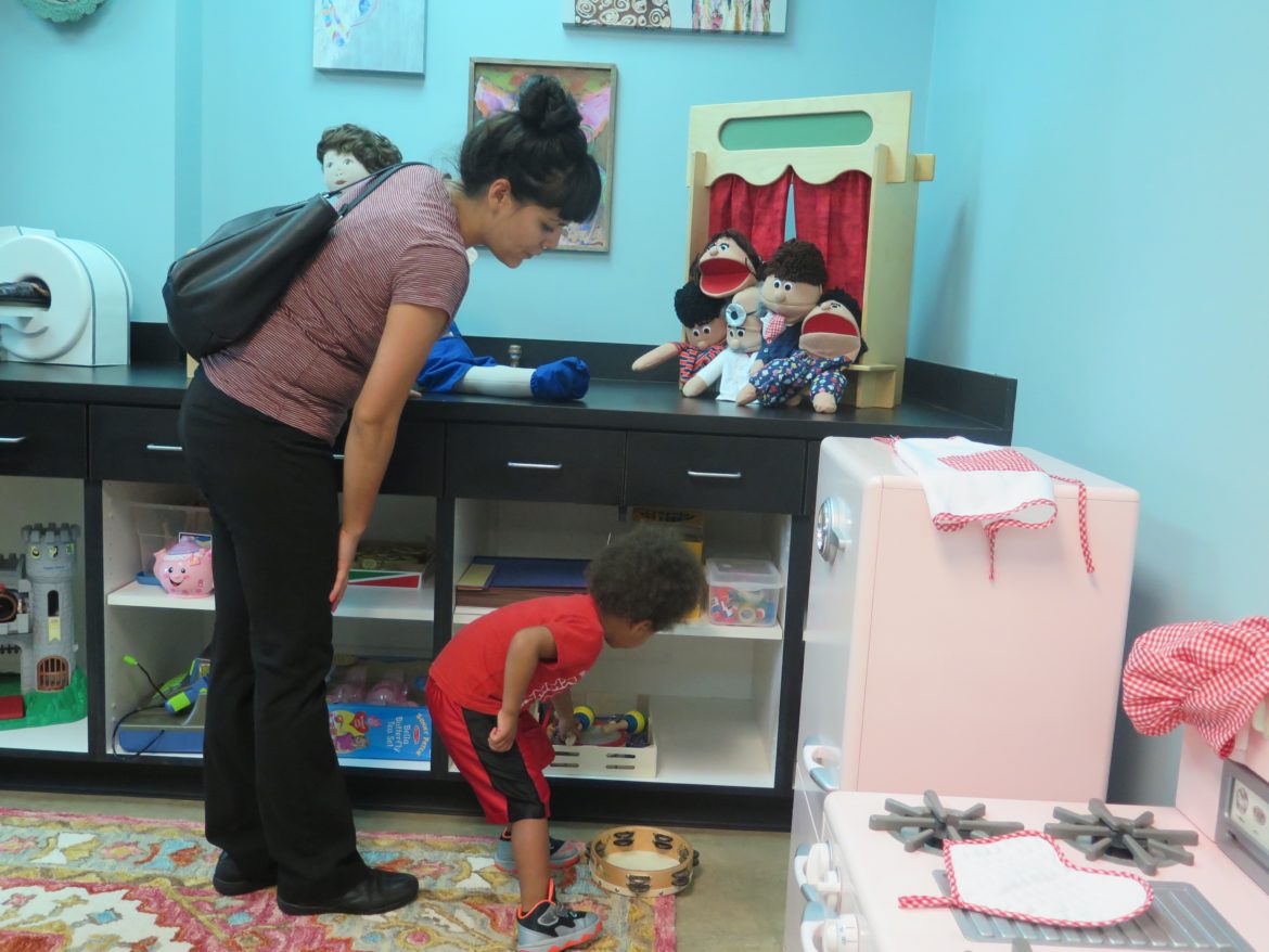 WondersnWorries's tweet photo. 1 year ago we opened our #SanAntonio office, with #CBCST & #STARTCenter. Since then, we've hired 2 staff and grown a wait list for services. The need to support #kids during a #parent illness continues, and we're proud to be a part of the #solution. Connect at 210-307-4853. https://t.co/HW7b7hXbIG