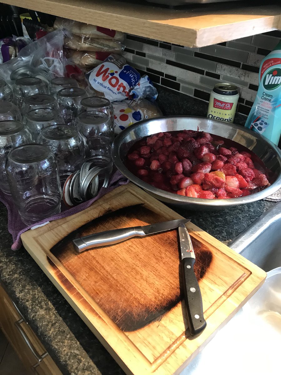 parsonsc79's tweet photo. We had a blast #CanningParty #YMCCommunity made homemade jam yummy https://t.co/7qxjMeiZ1L