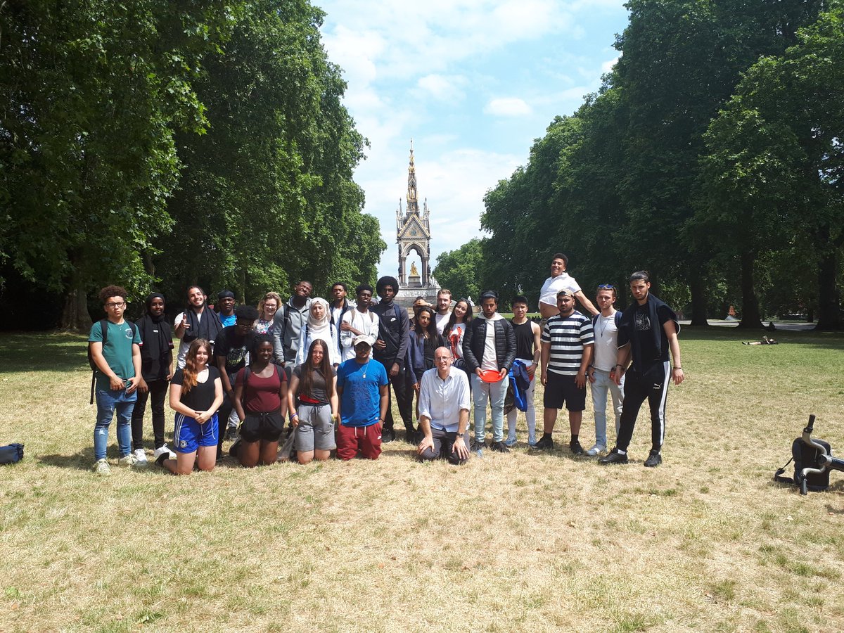 Year 12 enjoying their final trip scavenger style courtesy of @Hydepark @NHM_London @sciencemuseum and @Victoriaandalbe have an amazing summer