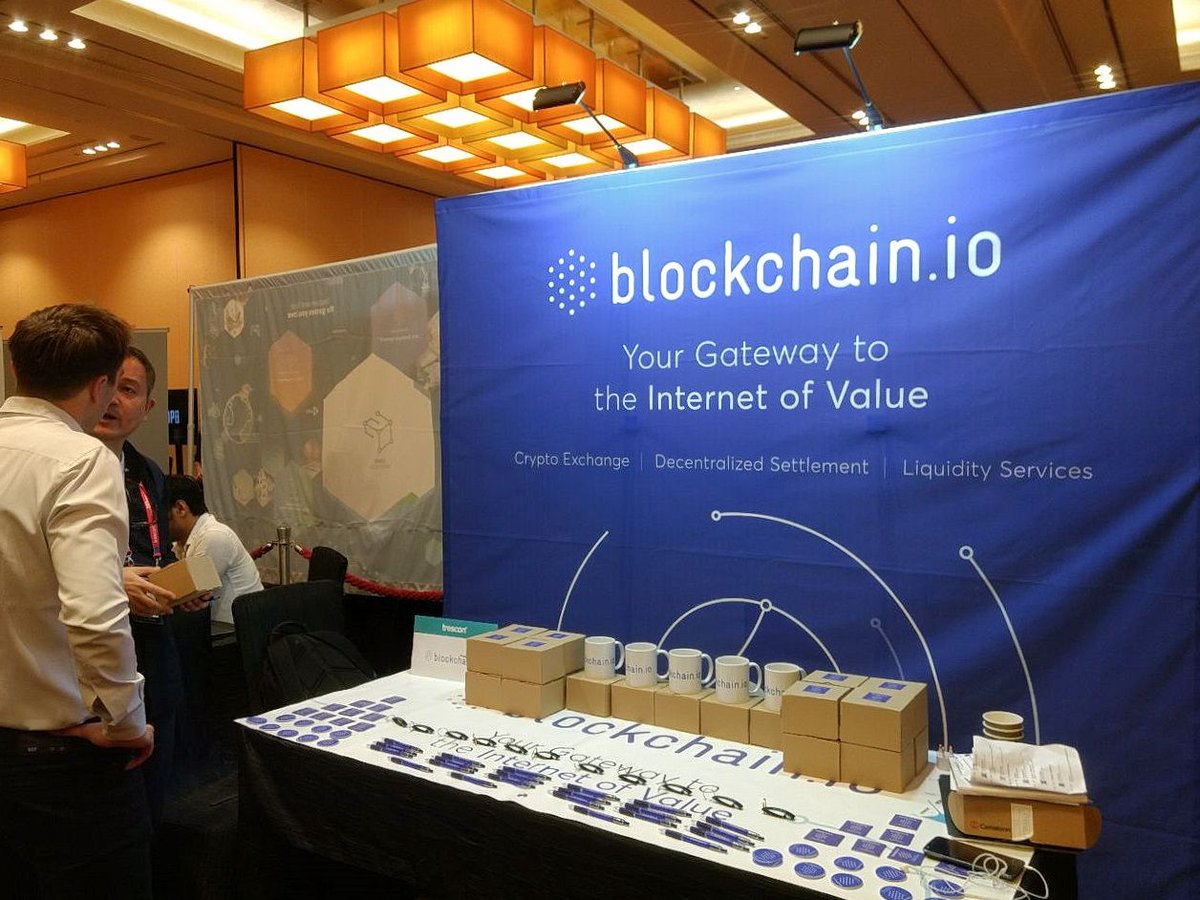 paymium_en's tweet image. What an eventful first day at #WBSSingapore! @PierreTavernier was interviewed by Bruce Porter of @WildWestCryptos and @PhilDardier by okaykrypto.com. See you tomorrow at our booth! 😃
#BCIO Thank you @NetworksManager