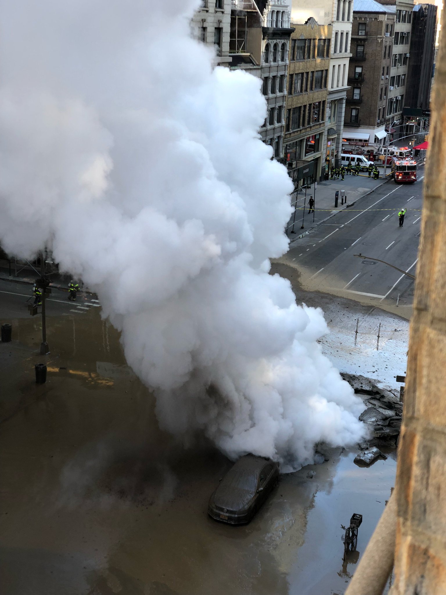 Mark Josephson on Twitter "Scary steam pipe explosion in front of the