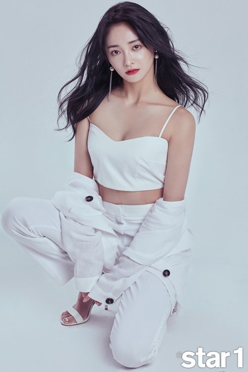 Pristin_trans's tweet photo. #주결경 #Kyulkyung #PRISTIN 180719 แปลสัมภาษณ์คยอลกยองกับ Star1 ประจำเดือนสิงหาคม
ฉันอยากกลายเป็นนักร้องที่สามารถสื่ออารมณ์ถึงทุกคอนเซ็ปท์ได้อย่างดีค่ะ ฉันกำลังพยายามทำให้วันข้างหน้าเป็นวันที่ฉันสามารถแนะนำตัวด้วย"นักร้องที่เต็มเปี่ยมด้วยทักษะ" นำหน้าชื่อของฉันอยู่ค่ะ 
cr.prstaq https://t.co/c9LI3NDhRW