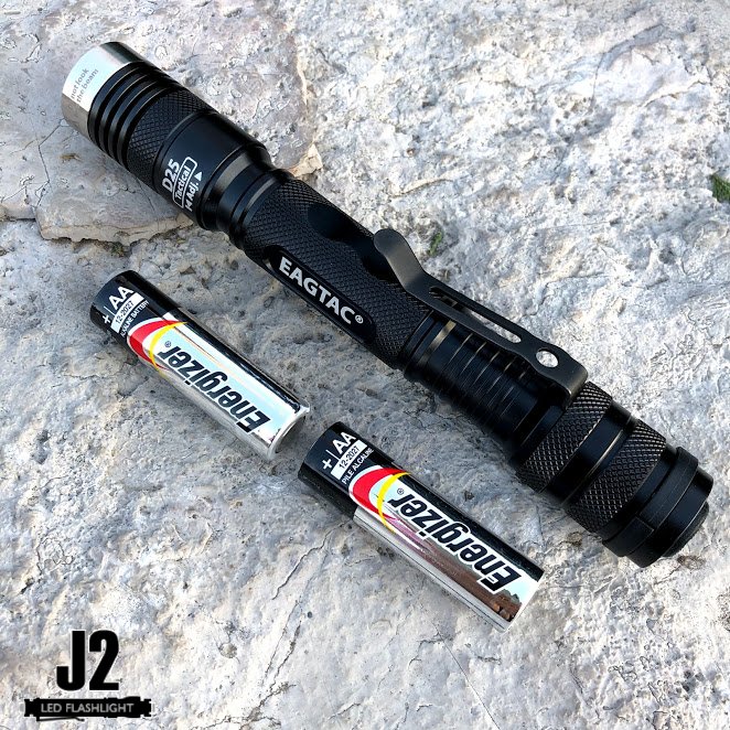 J2ledflashlight's tweet image. What sets Eagletac apart from the other brands? 
They have nicer beam projects and profiles for these who want a more nicer beam for their work or leisure.
Nice creamy white beam projects with no artifacts. 
Pop two AA&apos;s and you are ready to go.
j2ledflashlight.com/products/eagle…