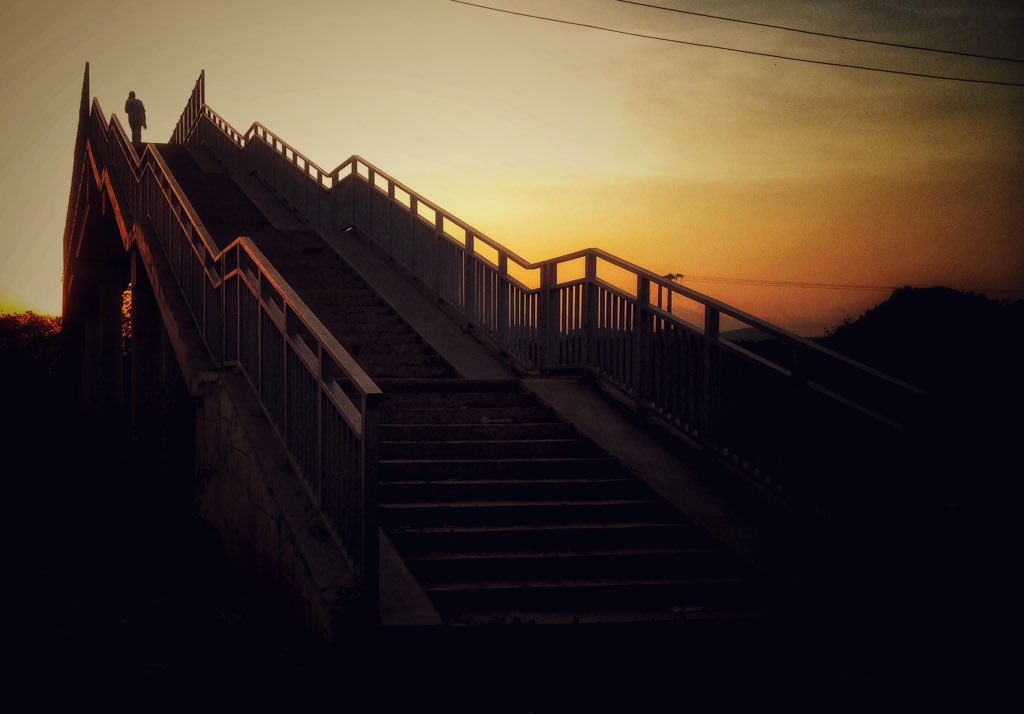 lightoriye's tweet photo. Keep walking. There's no limit to what you can achieve 

#Motivation #inspiration #archiphoto #limitless #landscapephotography #sunset #archivers #abujaarchitecturephotographer #lightoriye https://t.co/YgB31bobVK