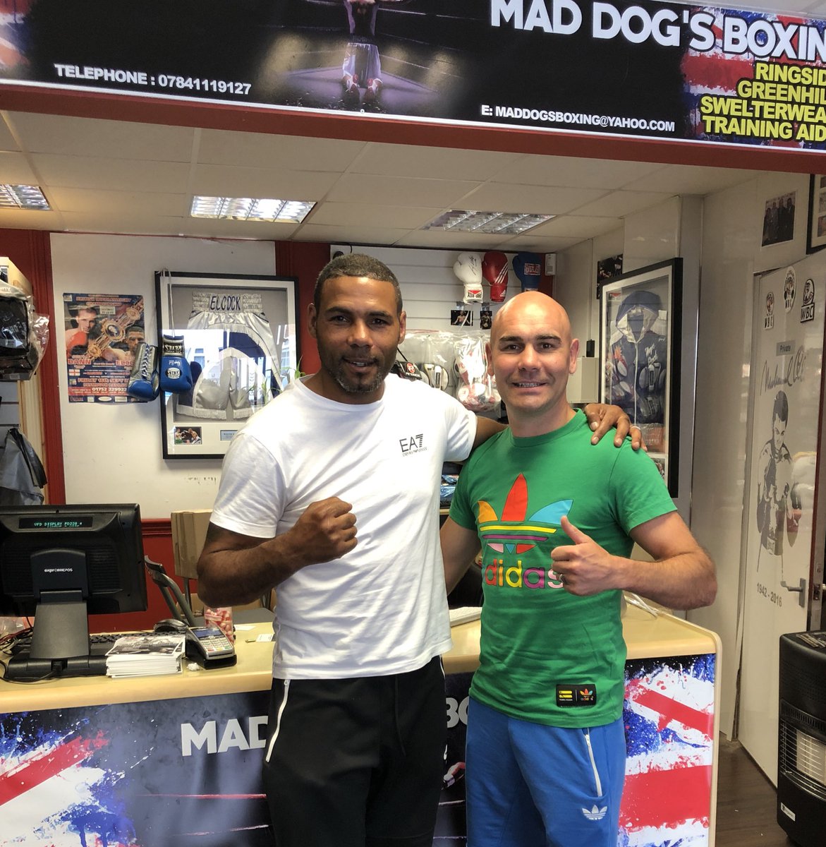 WayneElcock's tweet image. Great to have former World 🥊 Champion and all round top man @stuskithechamp all the way from Darlington in Brums Number 1 Boxing store @Maddogsboxing earlier today, great to see you mate  #SeriousAboutBoxing