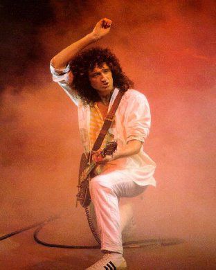         Happy 71th Birthday to Brian May.           ~ Last Horizon 