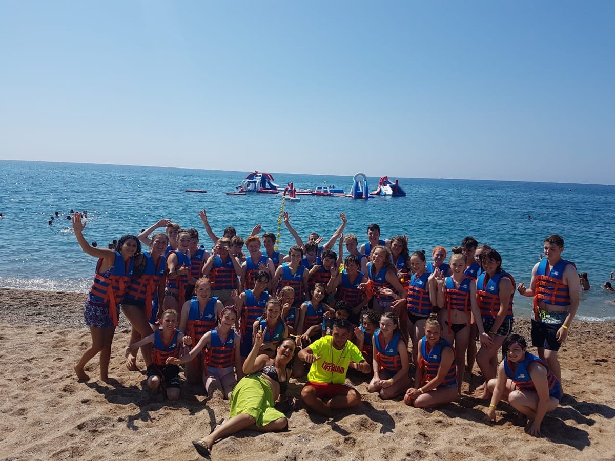 RushcliffeMusic's tweet photo. So far on the #RMTCostaBrava - beach ballet, inflatable fun and late night choral practice #choir #musictour #costabrava #seasonsoflove https://t.co/WI4MaZa9da