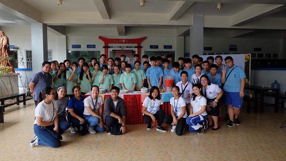 FalconQuarterly's tweet photo. St. Peter High School (SPHS) students from Taiwan showed their cooking and table setting skills by preparing popular Filipino dishes yesterday.

The students cooked popular Filipino dishes like Adobo, Sinigang and Tinola. 

Photos by: Katrina Garrido https://t.co/uBdAvhpykf