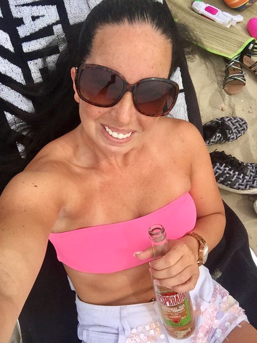 Mit Freunden am Strand 😎  #brouwersdam #beach #beachlife #summer #sweet #sun #renesse #beachgirl https://t<a href="/tag/brouwersdam"class="tags">#brouwersdam</a><a href="/tag/beach"class="tags">#beach</a><a href="/tag/sweet"class="tags"><span>#sweet</span></a><a href="/tag/summer"class="tags"><span>#summer</span></a><a href="/tag/sun"class="tags"><span>#sun</span></a><a href="/tag/beachlife"class="tags"><span>#beachlife</span></a><a href="/tag/beachgirl"class="tags"><span>#beachgirl</span></a><a href="/tag/re"class="tags"><span>#re</span></a>