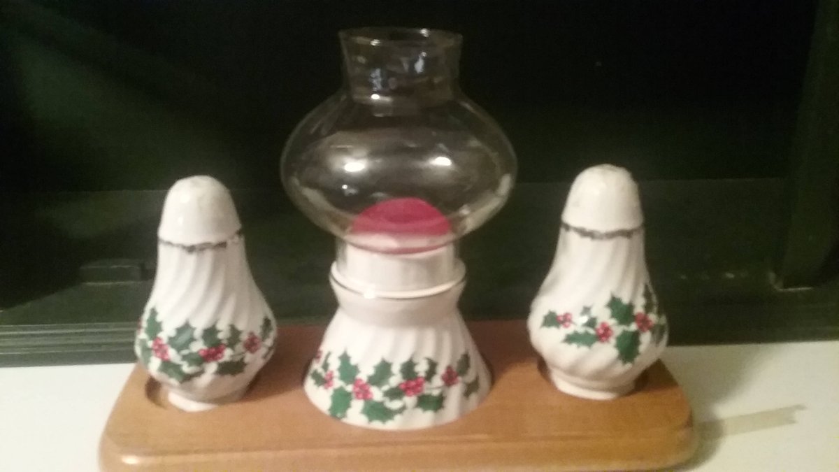 0063db's tweet photo. Vintage 1970's Christmas Condiment Set https://t.co/aGAJck9LFK #Etsy #CoArtDesigns #CondimentSets https://t.co/MZAXfCFkGb