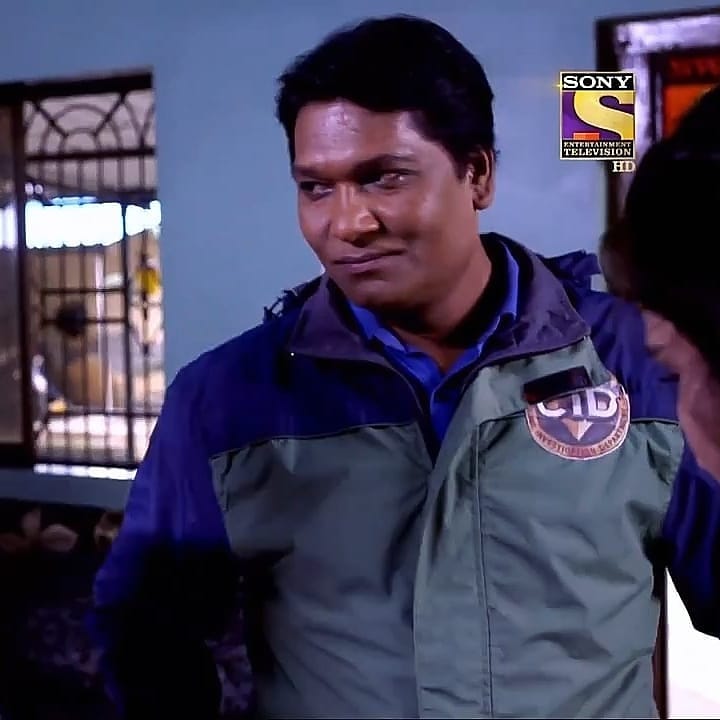 ANJANA36204191's tweet photo. #just2daystogo🎉🙌🙌🙌 #birthdaycountdown #hbddearestadityasrivastava #adityasrivastava #abhijeet #adi #atul #abhi #expressionking👑 #princecharming #princeofmillionhearts💞 #shyprince😆😅 #sharpshooter #dynamicthinker #voiceoverartist #dynamicthinker #cid #21yearsofglory https://t.co/B2LRpM1gZ0