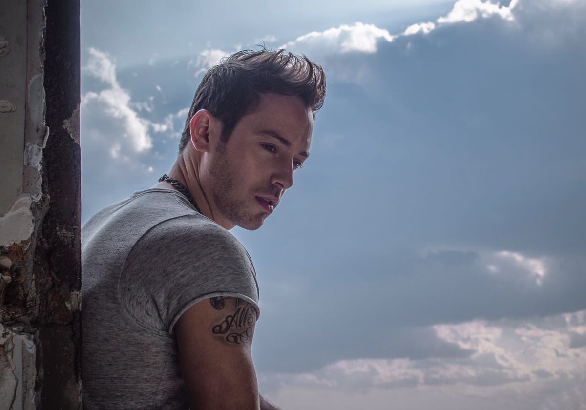 WingMan_MX's tweet photo. El cantante @PeeWeeMusic sigue trabajando en el estudio, pronto nos traerá muchas sorpresas...
.
.
.
#music #peewee #brandmanagement #inkfluencer #wingman #familiawingman #artentgroup https://t.co/imWegQhtAP