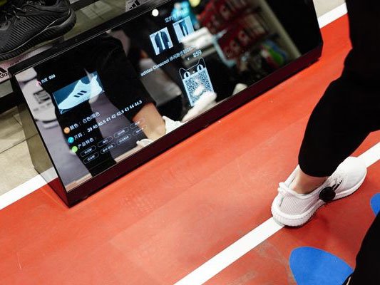 crossmarks's tweet image. MUST SEE: Tmall x Intersport, een kijkje in de toekomst van retail in het interactieve sportwalhalla van Intersport en Tmall… bit.ly/2LyxPES