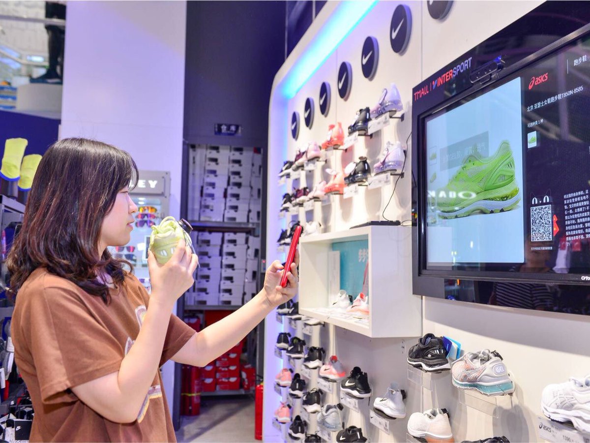 crossmarks's tweet image. MUST SEE: Tmall x Intersport, een kijkje in de toekomst van retail in het interactieve sportwalhalla van Intersport en Tmall… bit.ly/2LyxPES