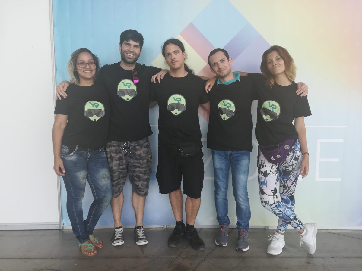VRProject_es's tweet image. Concurso de # BeatSaber for Fun en #TLP2018. El equipo de #VRProject al completo. Representando! 
-Voru
-Fnan2
-Nana
-Ssvens