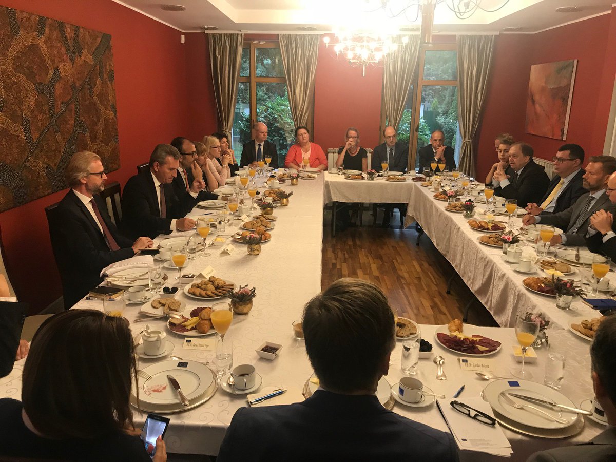 Glad that had meeting w/ Serbian President <a href="/avucic/">Александар Вучић</a> + even time to visit lovely orthodox church Saint Sava in #Belgrade.  #EUBudget visit to discuss our proposal for neighbourhood countries