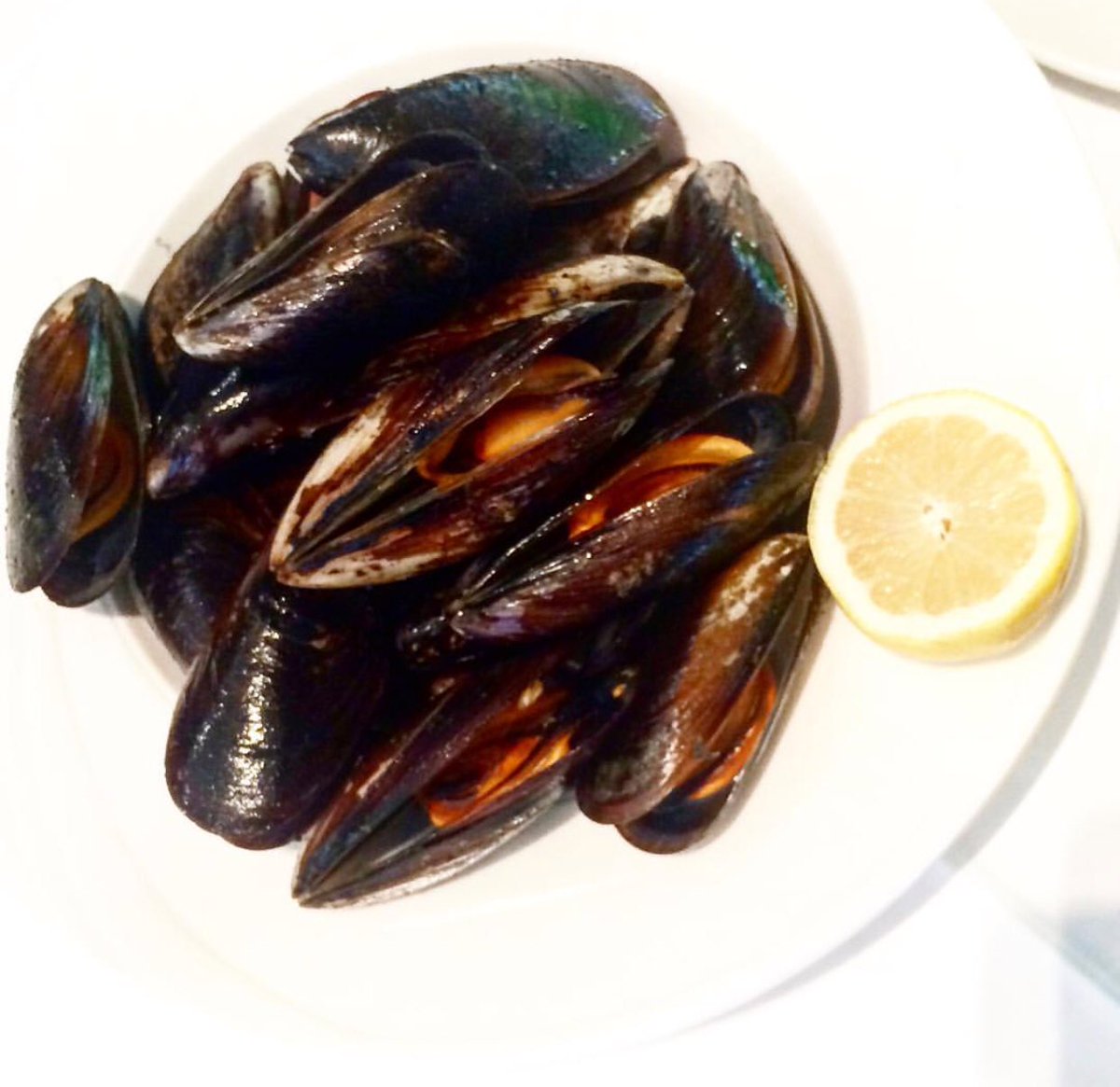 Parada técnica en <a href="/RestaurantElias/">Restaurante Elías</a> el mejor arroz que me he comido en mi vida jajaja 

Ahora falta por probar el de #ElEsbirro de @ToniMChef6 espero supere mis expectativas... 

Seguimos la ruta a #Madrid al #XIXCongresoPP #IlusiónPorElFuturo #YoConPablo #ElPPQueQueremos