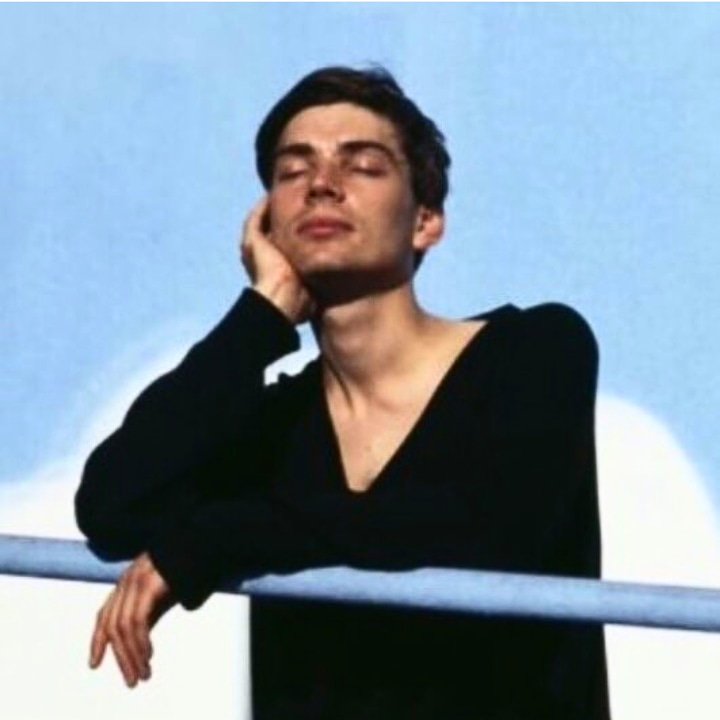 Alex James fans tweet media