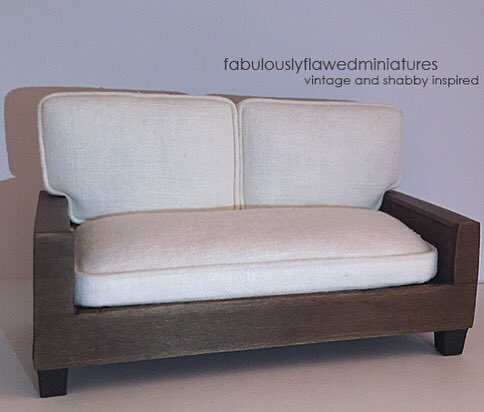 fabflawedmini's tweet image. Lots of new work coming to fabulouslyflawedminiatures #dollhouseminiatures #miniatures