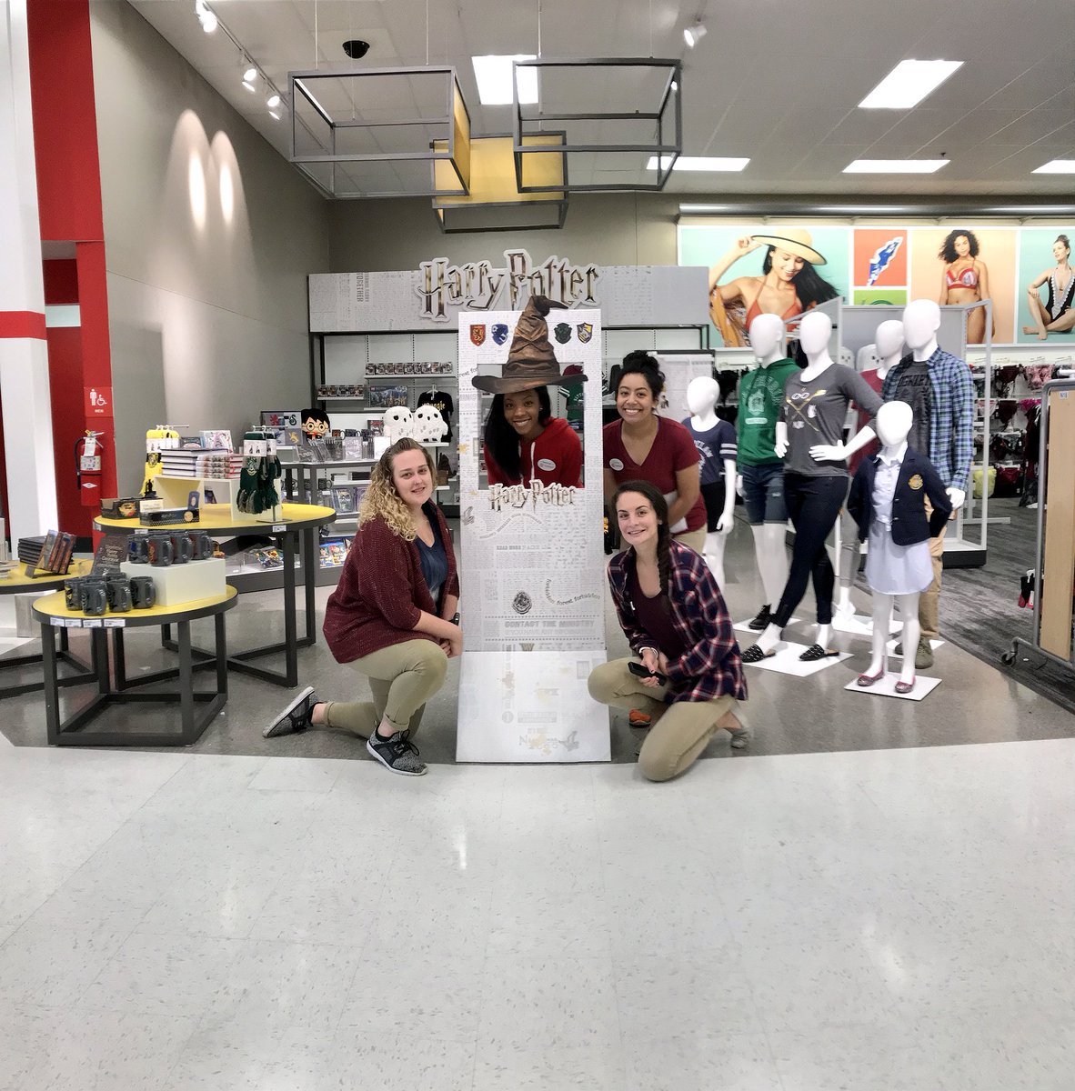 Awista_Target's tweet photo. New Fitting Room, Trend Spot, Beauty Blowout & Personal Care. Happy almost turnover day, Manhattan! #t1821remodel #nextgentarget @j4zellers https://t.co/G1s49rKela