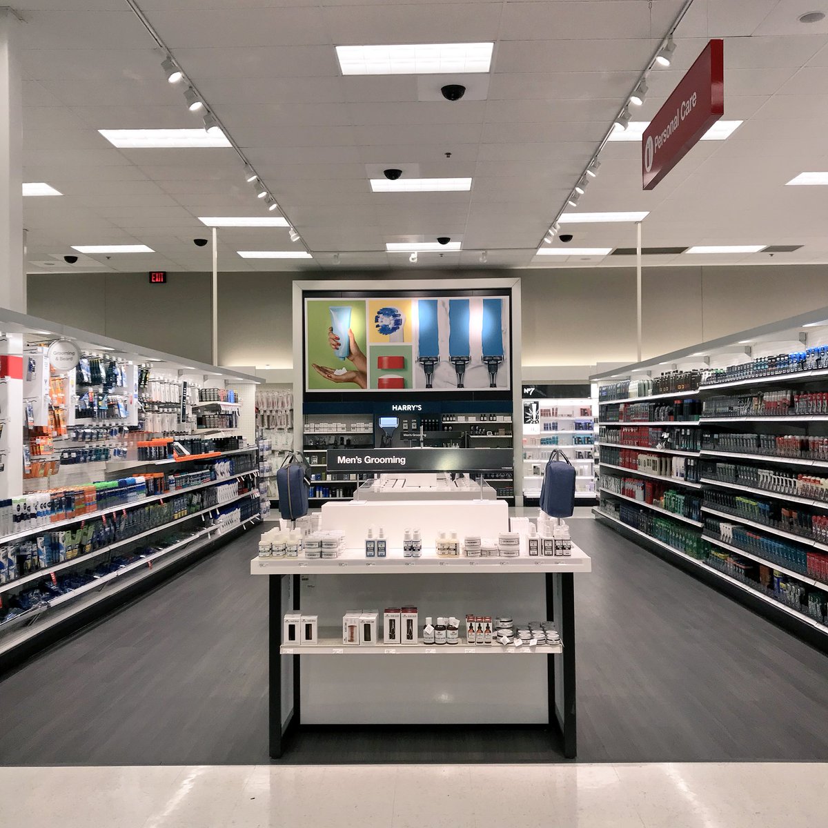 Awista_Target's tweet photo. New Fitting Room, Trend Spot, Beauty Blowout & Personal Care. Happy almost turnover day, Manhattan! #t1821remodel #nextgentarget @j4zellers https://t.co/G1s49rKela
