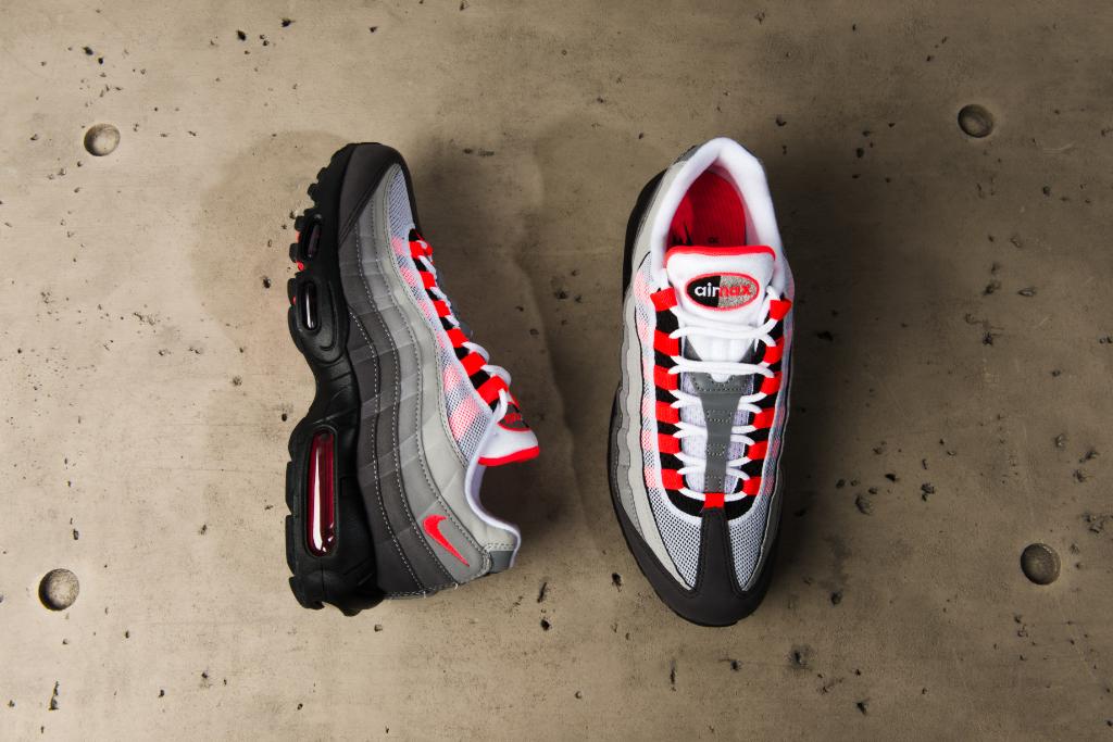 Foot Locker en Twitter: "Respect the OGs. #Nike Air Max 95 OG 'Solar Available Now In-Store and https://t.co/NjdBTaufLQ https://t.co/a3eRvnsGmY" / Twitter