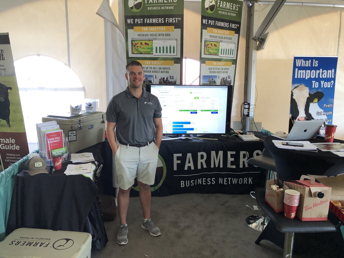 stevenmaxted's tweet photo. Farmers Business Network 🇨🇦 #AIM18 #FBN2018 #farmersfirst Coffee and Donuts at the booth today ☕️ 🍩 located in the Livestock Pavilion come Enter to Win a @YETICoolers https://t.co/E0pesWgkAD