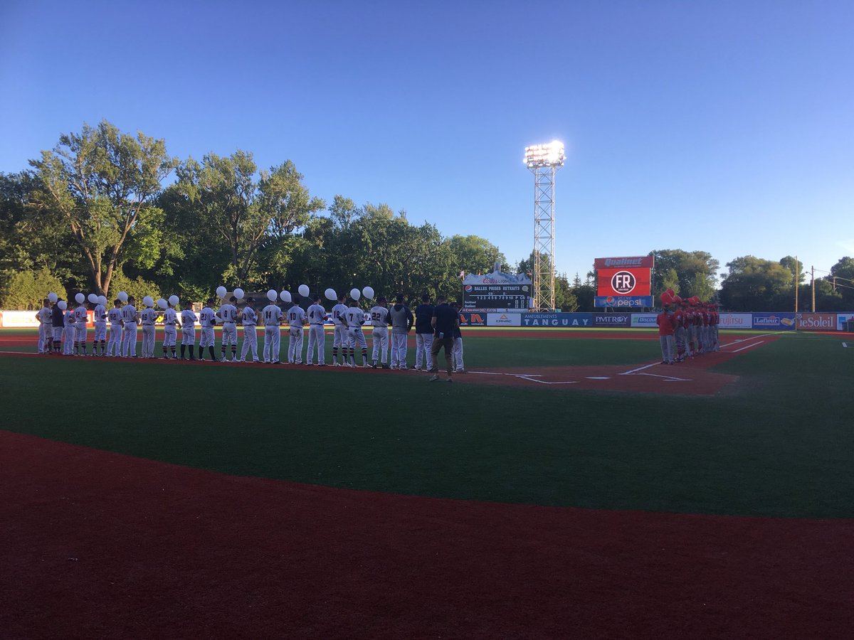 diamantsquebec's tweet photo. Merci pour tout, François Rouette. 

Hier soir, un hommage plus que mérité a été rendu, soulignant l’immense héritage de notre président sur les Diamants et tout le baseball amateur dans la région. https://t.co/hr3eAG2F1y
