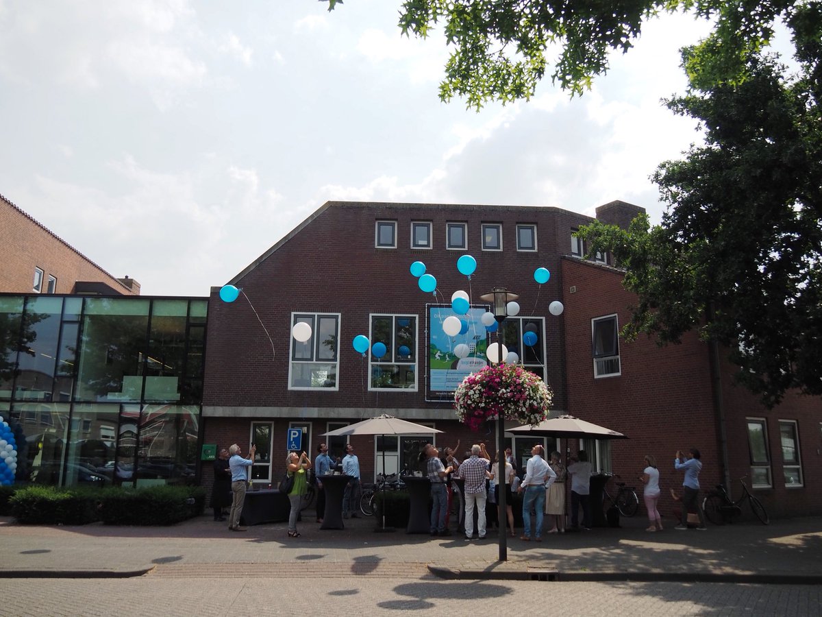 Helpt_Elkander's tweet photo. Feestelijke start eerste #gasloze huurwoningen @Helpt_Elkander in #Nuenen. Ontwikkeling PM+. Realisatie @casdehaan
https://t.co/i7vA2fAKHe https://t.co/jSu5UChFuw