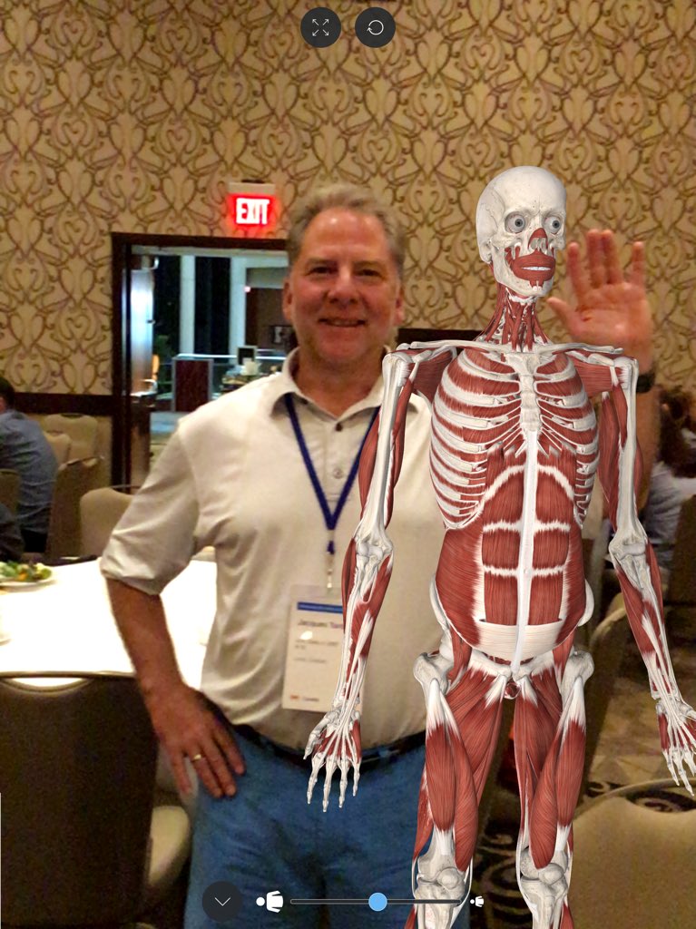 j_tardif's tweet image. Enlightening encounter with Dr. Jochen Bretschneider during last night!s dinner! #ADE2018, #AppleADEChat, #EveryoneCanCreate.