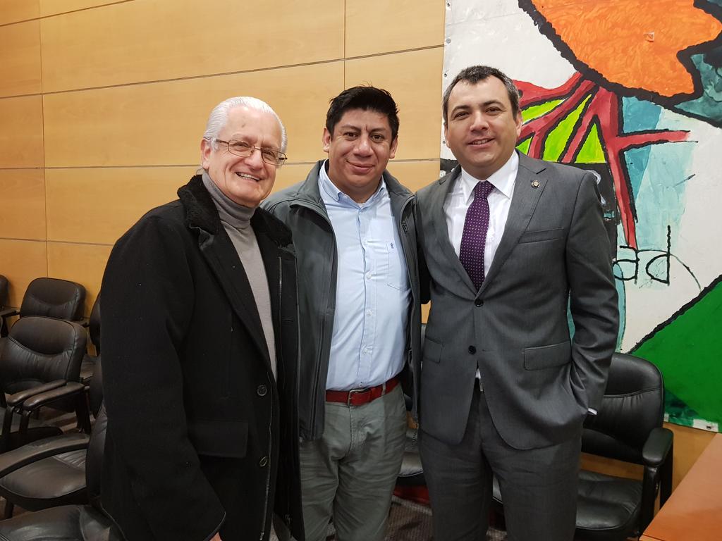 La coordinacion entre #Vitacura, <a href="/Carabdechile/">Carabineros de Chile</a> y <a href="/PDI_CHILE/">PDI Chile</a> es clave, por eso hemos ido fortaleciendo el trabajo en equipo para bajar la delincuencia en la comuna. Además nos acompañan en el consejo de seguridad Defensa Comunal, <a href="/MaxdelReal1/">Maximiliano del Real</a>, #fiscalia y dirigentes vecinales.