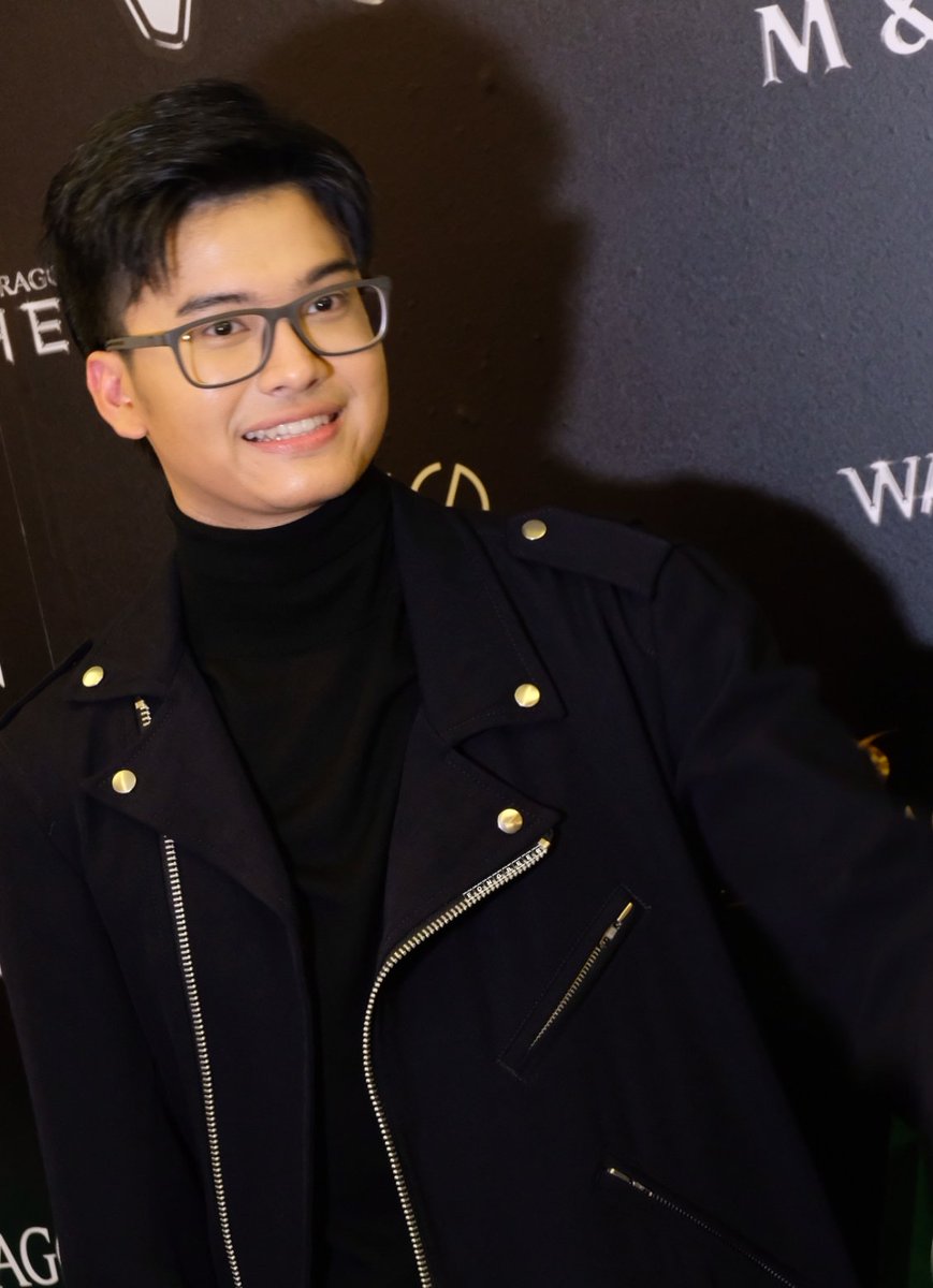 kkb_gallery's tweet photo. ธนนท์น่าร๊ากกกก @tanont916 เซทนี้ใจพี่บางงงง #nonttanont #nontfam #watchexpo #siamparagon https://t.co/kwySpXIeht