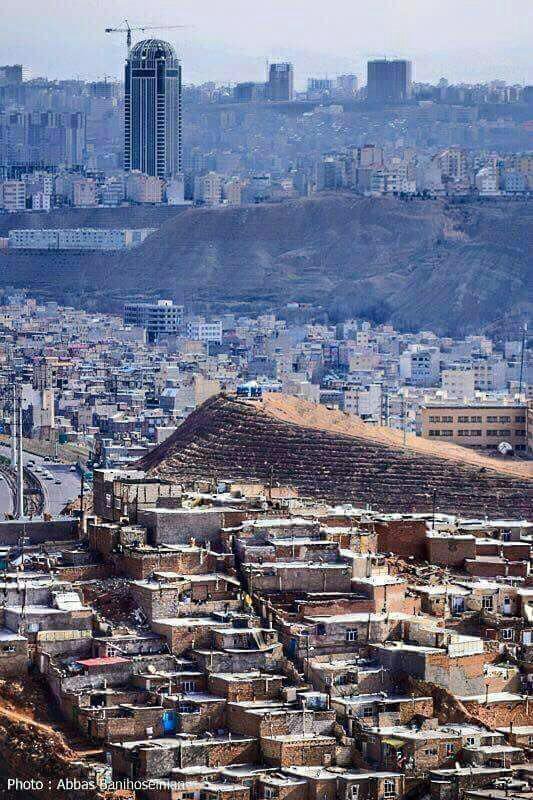 Tehran_97's tweet photo. ⚡️اختلاف طبقاتی به روایت تصویردرشهرهای #ایران 

#تهران۹۷ https://t.co/tZlzWklFdc