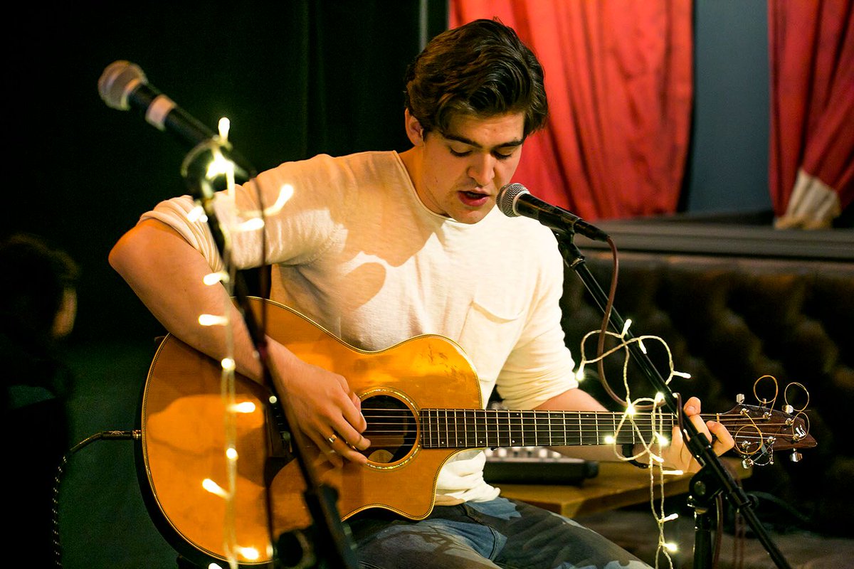 samschophouse's tweet photo. "Slip inside the eye of your mind, don't you know you might find a better place to play." And that place is Sam's! 🎶 Tonight is the night if you want to listen to some of the best vocals in the North so make sure you've got a seat warm by 6pm and keep your ears pierced! 👂🏻 https://t.co/Y0HosS8Xs5