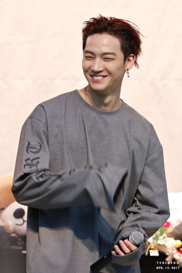 JBJaebeom06's tweet photo. จะอยู่ข้างๆตลอดไปนะ อยู่ดูแลอยู่ให้กำลังอยู่ตรงนี้ อยู่ดูรอยยิ้มแบบนี้ไปอีกนาน รักนะ สามีฉันนน🌴😁😀😍💙💙
 #พ่อหนุ่มคิ้วบางตาตี่ของน้อง
#JB #Jaebeom
#DabemeBestGroups 
#TeamAhgases 
#TeamGOT7 
#GOT7 #갓세븐
@GOT7Official https://t.co/ZBCB8TbIAm