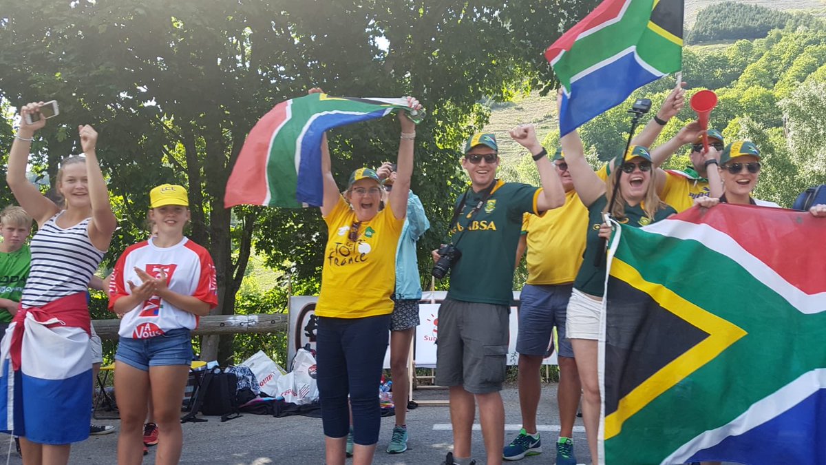 Pinarello_Q36_5's tweet photo. 🇫🇷 #TDF2018 

Some good support waiting on Alpe D’Huez for our lads... they going to need it, it’s been an incredibly tough stage! 🇿🇦🖐🏼 https://t.co/9I0SyFrj8j