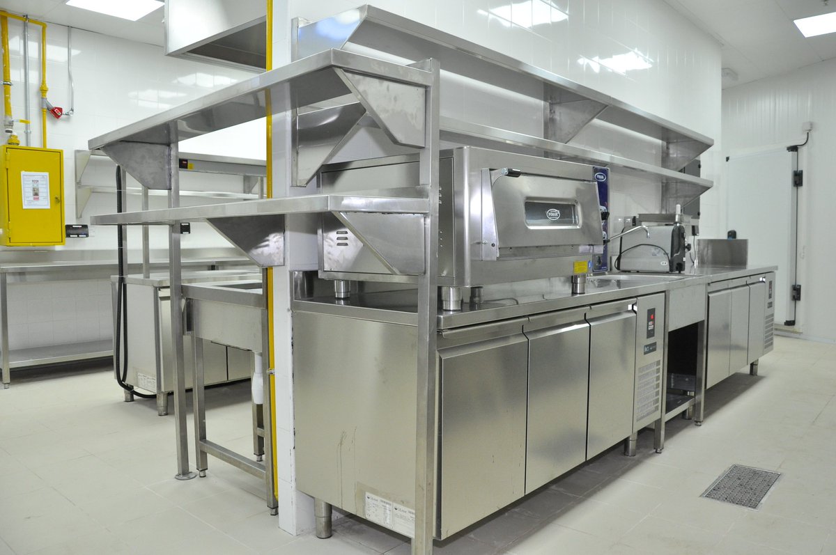 Inox_Kitchen's tweet photo. #inox #inoxkitchen #inoxkitchenequipment #inoxqatar #doha #doharestaurant #qatar #professional #kitchendesign #kitchenquality #professionalkitchen #restaurant #resto #kitchenlife #chef #chefslife #finedining #kitcheninspiration #professional #professionalkitchen #safety #foodie https://t.co/wiuN8OzFh5