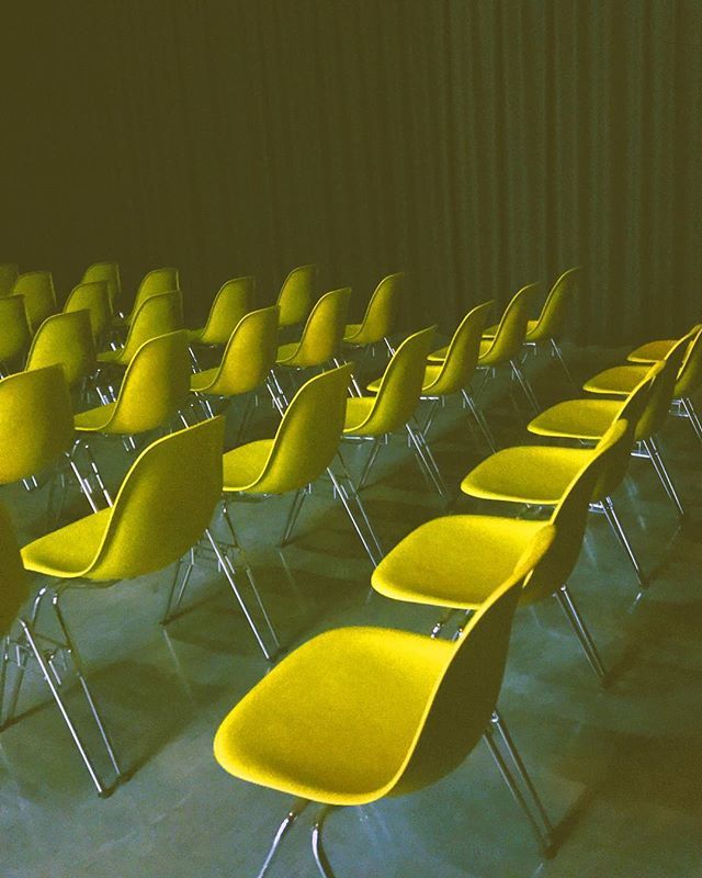 Green chairs

#onbooooooom #somewheremagazine #shotoniphone #chairs #art #whitecubegallery #green #ignantpicoftheday #spaces #london #vsco #vscocam ift.tt/2uCsRR2