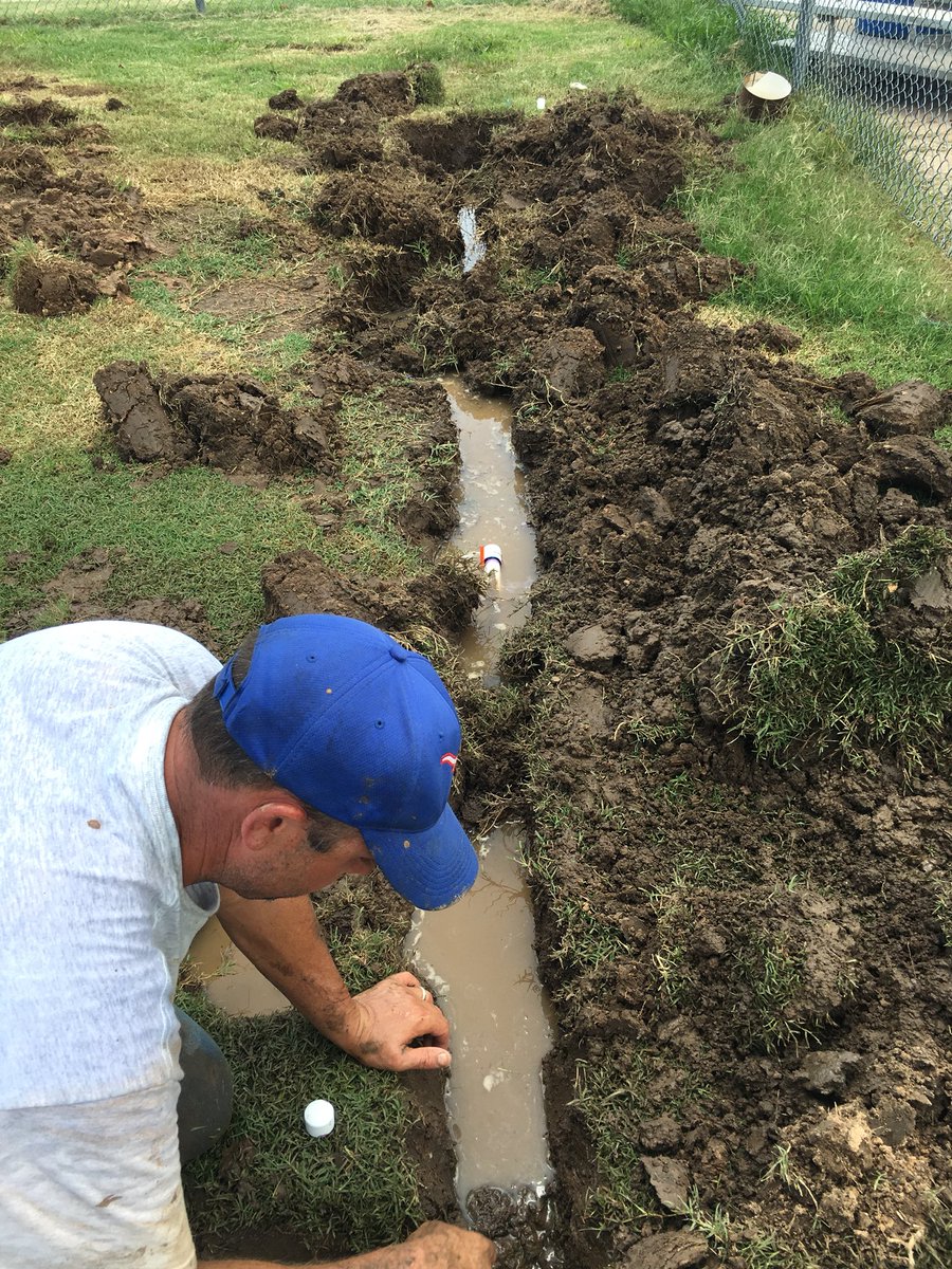 davidsbull65's tweet photo. When I found out we had a gopher problem I put my best man Carl on the issue. 4 hours later @philigoat1 found the gopher not golfer! https://t.co/P4gs5flH6T