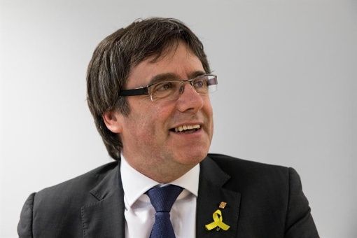 teleSURtv's tweet photo. #España🇪🇸 rechaza extradición de Puigdemont por malversación https://t.co/oipE54Htj2

La Justicia española decidió retirar la orden europea de extradición de Puigdemont y los políticos independentistas, por las condiciones de Alemania https://t.co/T5B8vSZfK0