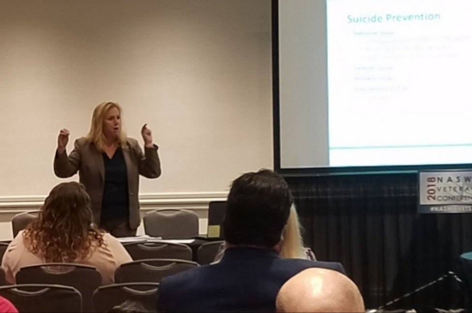 als1712's tweet photo. Dr. Keita Franklin presenting on Suicide Prevention at #NASWAVETS18. We lose 20 Veterans a day to Suicide. Providing vital information for us to be able to assist our Veteran Customers. https://t.co/Q6MyfZWIt3
