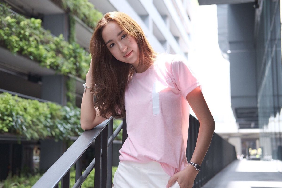 1917Store's tweet photo. Cool t-shirt for a cool one ! จะใส่ไปเดินสยาม ทำงานที่คณะ อ่านหนังสือ ก็ยังต้องคูล รีบสั่งเลยยย💛 line id : @jdo8388o #cufirstdate #รับน้องก้าวใหม่ #รับน้องก้าวใหม่61 #ChulaCuteboy #CUFirstDate2018 #cufirstdate61 https://t.co/CJvx7KAU1w